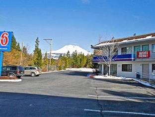 Weed (CA) United States holiday hotel