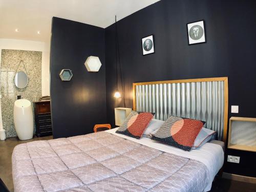 Tarascon France holiday hotel
