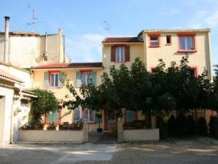 Tarascon France holiday hotel