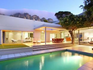 Cape Town South Africa holiday hotel