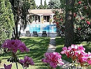 Tarascon France holiday hotel